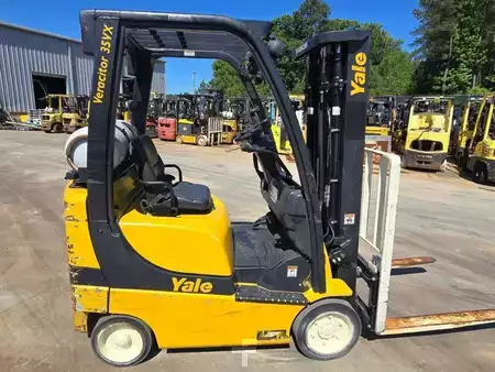 Propane Forklifts 2019  Yale GLC035VX (1)