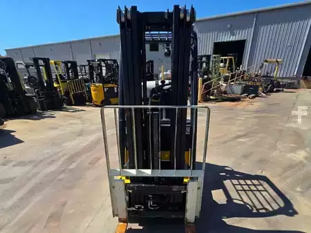Propane Forklifts 2019  Yale GLC035VX (7)