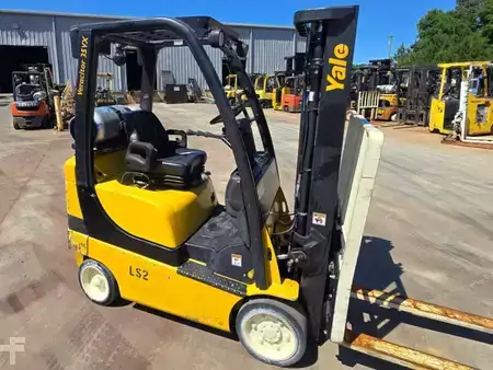 Propane Forklifts 2019  Yale GLC035VX (3)