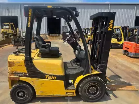Propane Forklifts 2014  Yale GLP050VX (1)