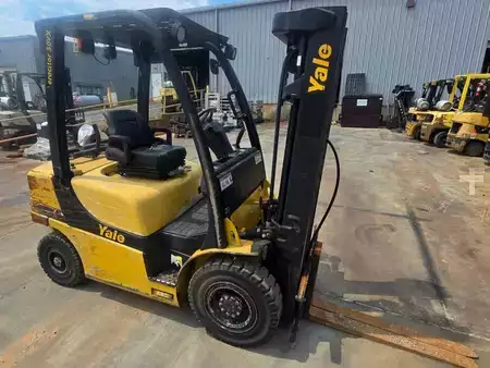 Propane Forklifts 2014  Yale GLP050VX (2)