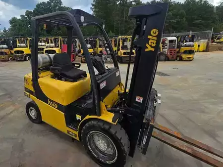 Propane Forklifts 2017  Yale GLP050VX (3)