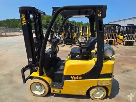 Propane Forklifts 2017  Yale GLC050LX (1)
