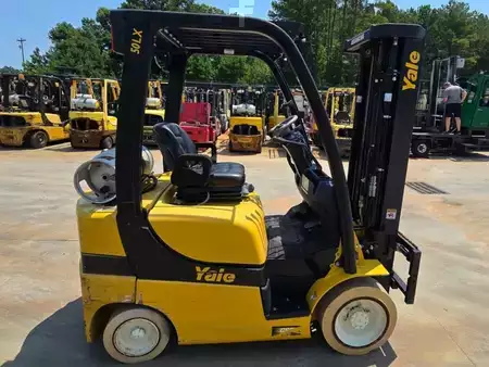 Propane Forklifts 2017  Yale GLC050LX (2)