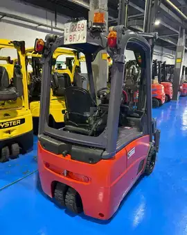 Eléctrica de 3 ruedas 2008  Linde E15 (2)