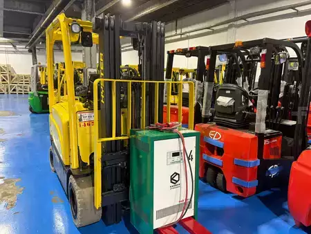 Eléctrica de 4 ruedas 2019  Hyster J3.0XN (4)