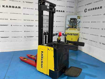 Pallet Stackers 2010  Hyster S1.5S (2) 