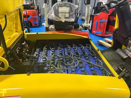 Eléctrica de 4 ruedas 2015  Hyster J2.5XN (5)