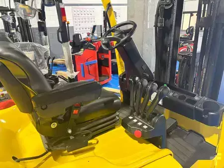 Eléctrica de 4 ruedas 2015  Hyster J2.5XN (4)