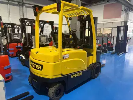 Eléctrica de 4 ruedas 2015  Hyster J2.5XN (2)