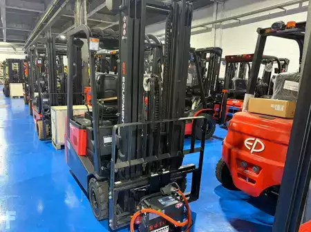 Sähkö - 3 pyör 2023  EP Equipment CPD18TVL-3F4.8M (3)