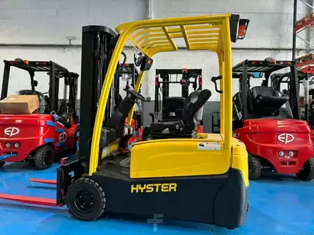 Eléctrica de 3 ruedas 2011  Hyster J2.0XNT LWB (1)