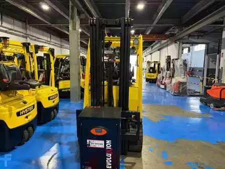 Sähkö - 4 pyör 2018  Hyster J3.0XN (3)