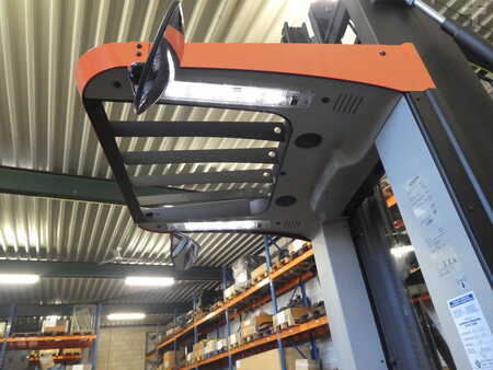 Vertikální vychystávací vozík 2020 Toyota OME100H (2)