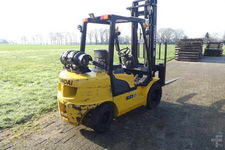 LPG VZV 2015 Hyundai 30L-7 (1)