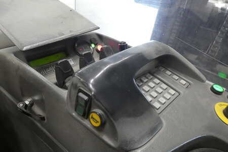 Carretilla retráctil de 4 vías 2003  Atlet UFS 200DTFVRE435 (3)