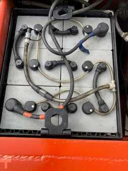 Boční vysokozdvižný vozík 2003  B-P Battioni e Pagani HT 3 EL (10)