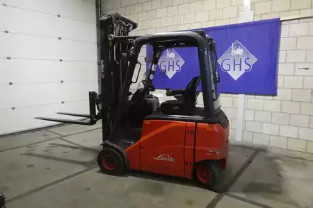 Elektryczne 4-kołowe 2006  Linde E20PH-1 (1)