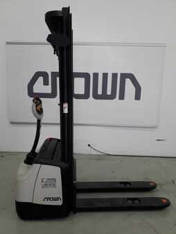 Apilador eléctrico 2013  Crown WF 3000-1.0 TL - NEW BATTERY (2) 