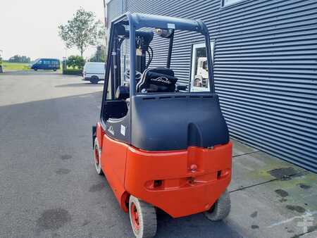 Elektryczne 4-kołowe 2008 Linde E25-02-600 (3)