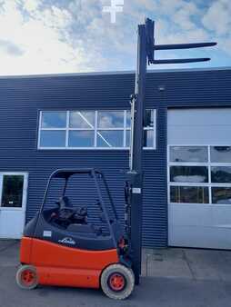 Elektryczne 4-kołowe 2008 Linde E25-02-600 (4)