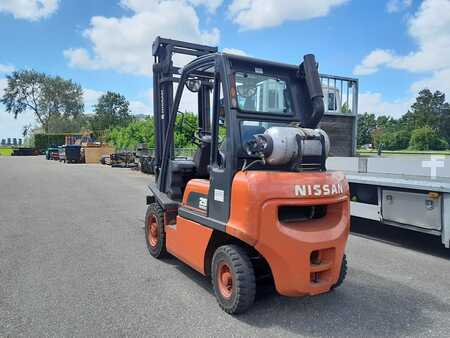 Propane Forklifts 2000  Nissan UD02A25PQ (2)
