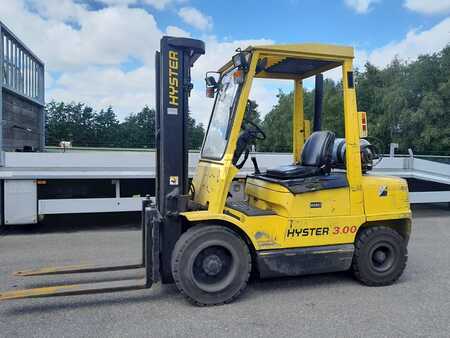 Propane Forklifts 2002  Hyster H3.00XM (2)