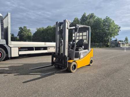 Elektro čtyřkolový VZV 2016  Jungheinrich EFG320 (1)