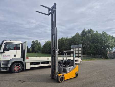 Elektro čtyřkolový VZV 2016  Jungheinrich EFG320 (4)