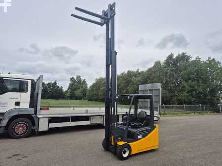 Elektryczne 3-kołowe 2013 Jungheinrich EFG220 (3)