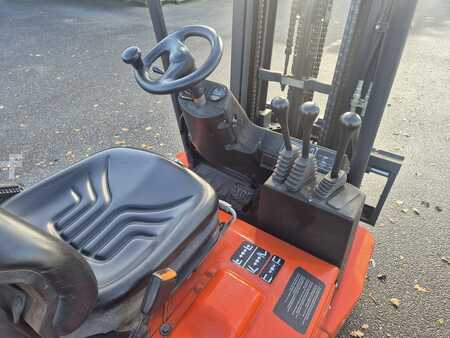 3-wiel elektrische heftrucks 2000  Linde E12Z-02 (6)