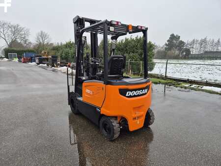 El Truck - 4-hjul 2023 Doosan B25X-7 PLUS (4)