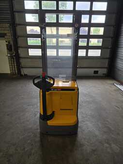 Apilador eléctrico 2017  Jungheinrich EJC 214z (3)