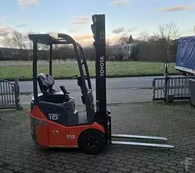 Eléctrica de 3 ruedas 2014  Toyota 7FBEST10 (4)