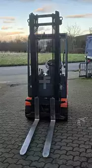 Eléctrica de 3 ruedas 2014  Toyota 7FBEST10 (5)