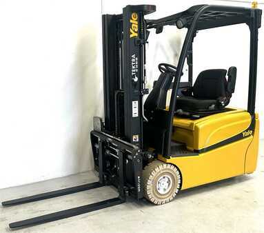 Electric - 3 wheels 2010  Yale ERP16VT (LWB) (1)