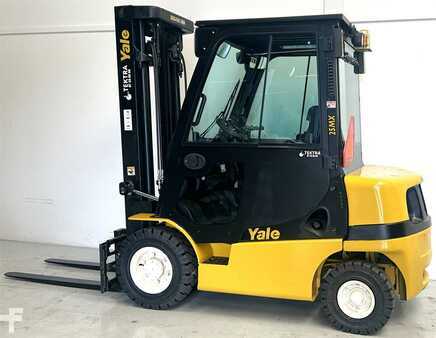 Carrelli elevatori diesel 2019  Yale GDP25MX (3)