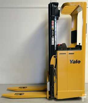 Wózek wysokiego podnoszenia 2007  Yale SMS12S (2)