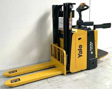 Stapelaars met staplatform 2005  Yale MP20XD (1)