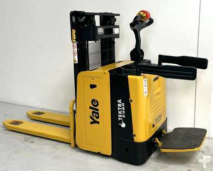 Fahrerstandstapler 2005  Yale MP20XD (4)