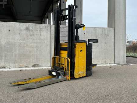 Apilador eléctrico 2019 Yale MS15X (1)