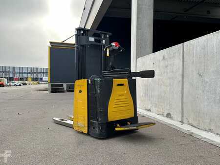 Apilador eléctrico 2019 Yale MS15X (3)