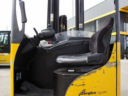 Carretilla retráctil 2005 Yale MR14 (2)