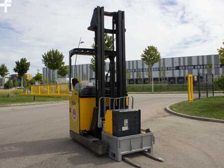 Carretilla retráctil 2005 Yale MR14 (4)