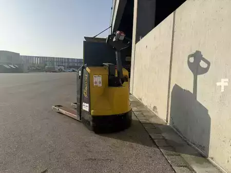 Transpaleta eléctrica 2018  Yale MP20AC (3)