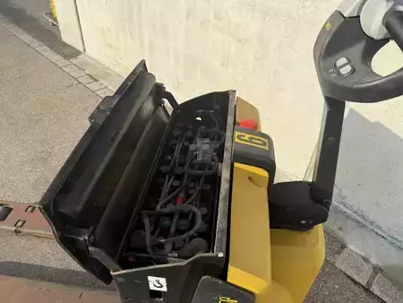 Transpaleta eléctrica 2018  Yale MP20AC (4)