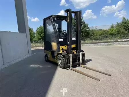 Carrelli elevatori GPL 2015  Yale GLP16VX (2)
