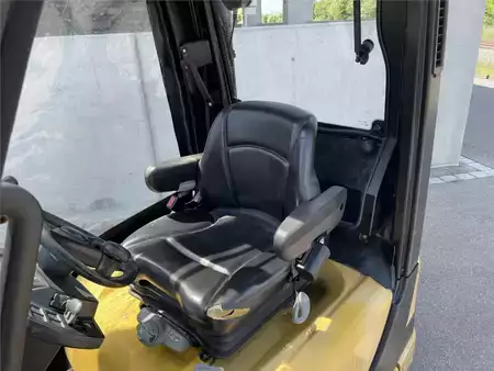 Carrelli elevatori GPL 2015  Yale GLP16VX (4)