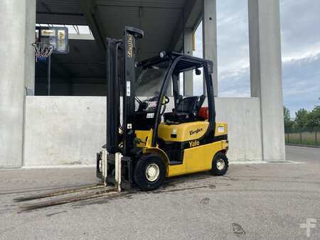 LPG Forklifts 2014  Yale GLP25LX (1)