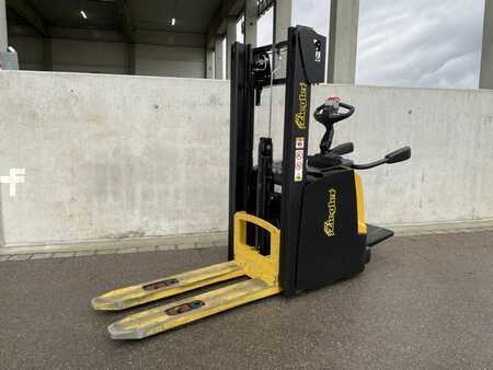 Apilador eléctrico 2019 Yale MS16XIL (1)